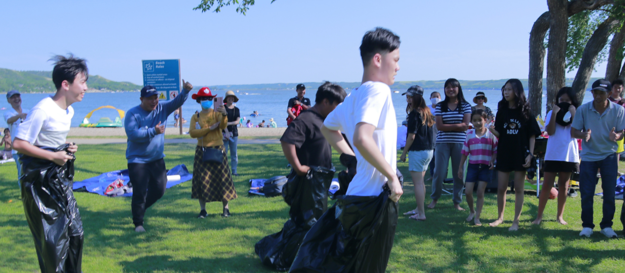 VÌ CỘNG ĐỒNG DI DÂN VIỆT